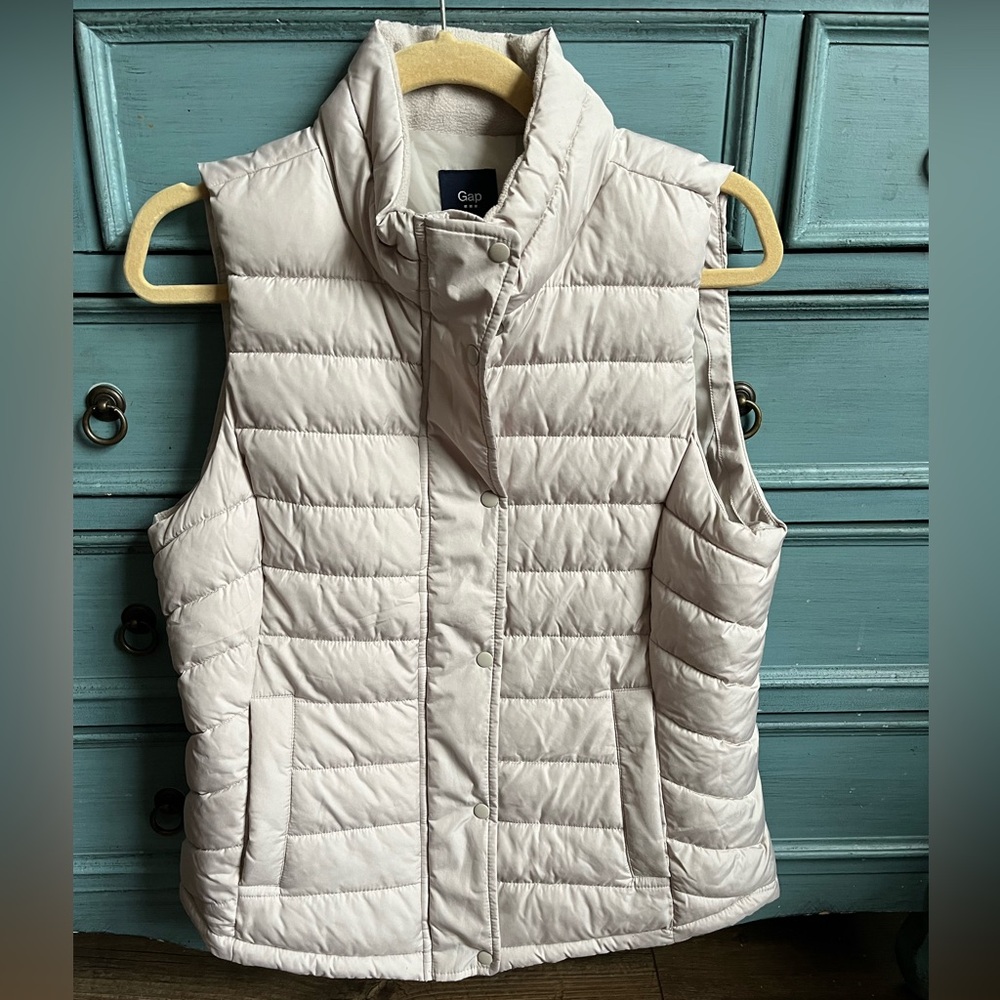GAP LIGHT BEIGE QUILTED VEST